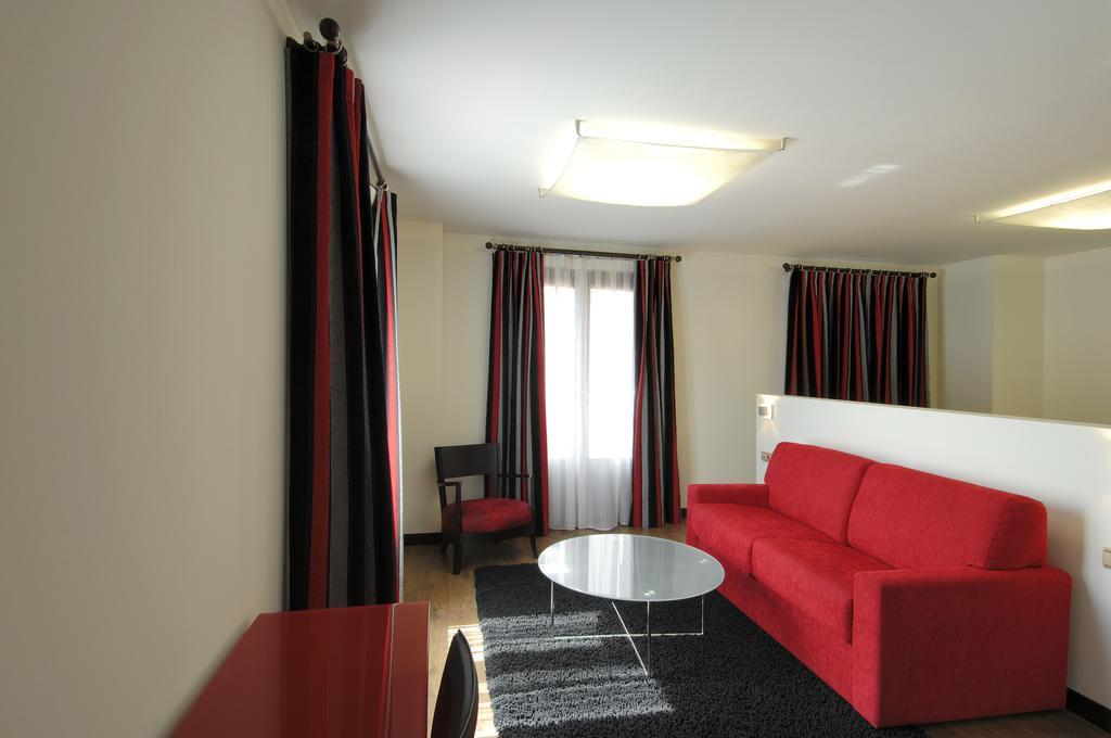 Hotel Cienbalcones ダロカ エクステリア 写真